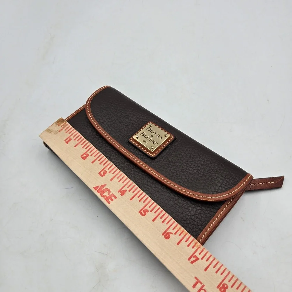 Vtg Dooney & Bourke Pebble Grain Continental Clutch Wallet Checkbook Brown Tan